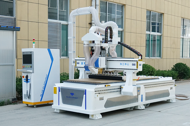 無(wú)孔工藝櫥柜開(kāi)料機(jī)